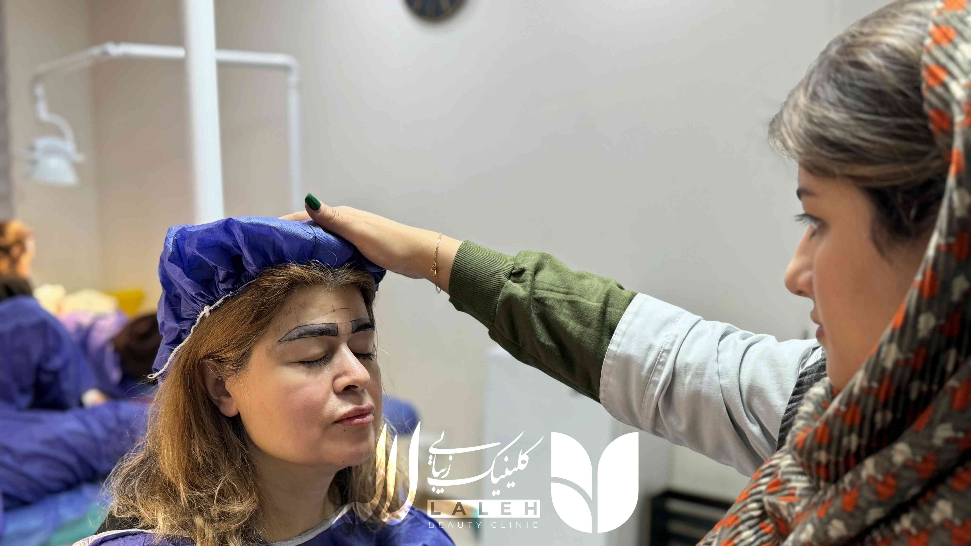 کاشت ابرو کلینیک لاله