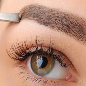 نتیجه کاشت ابرو چه زمانی مشخص می شود؟